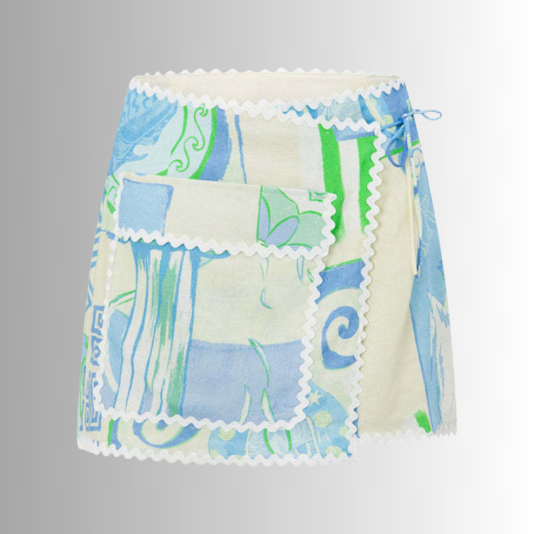 zoom in on the shorts from the Ariella set