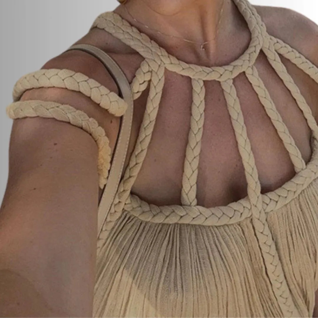 beige-backless-summer-dress_closeup-front