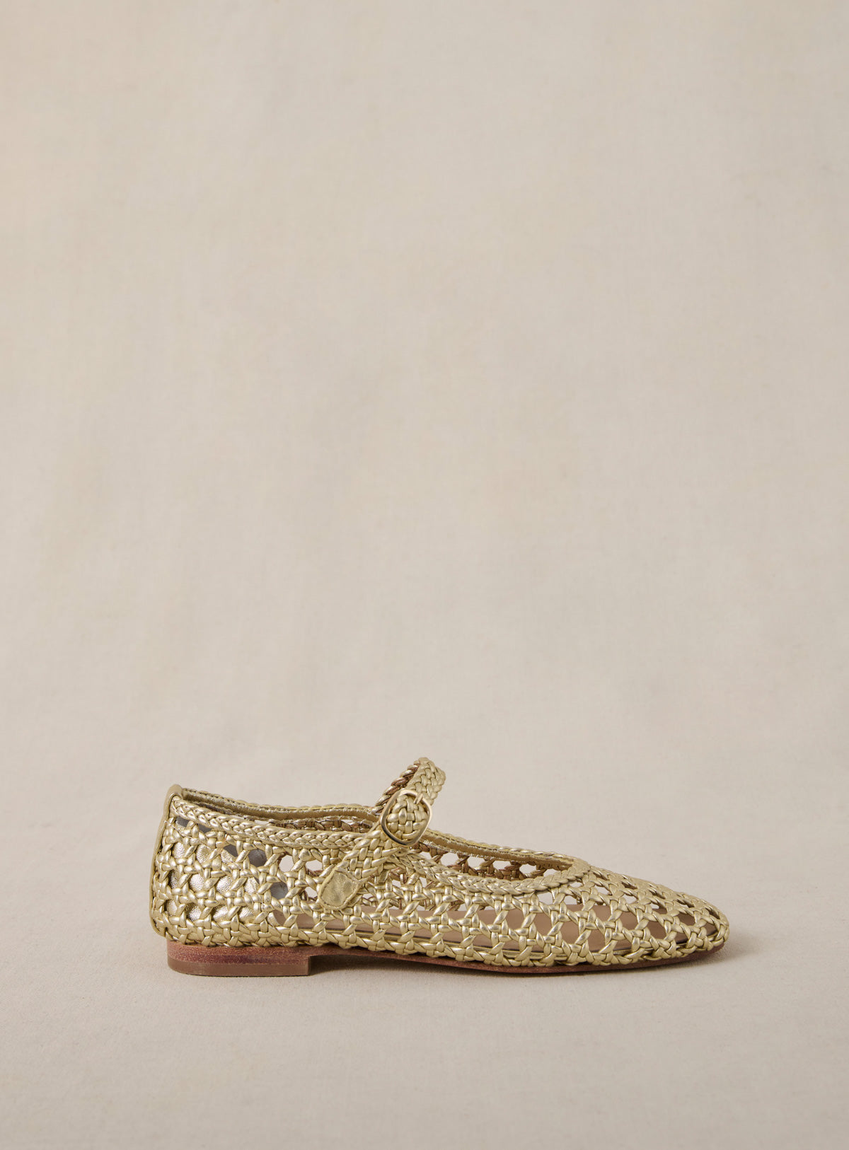 Sandalias tejidas Claudette: comodidad artesanal, elegancia veraniega sin esfuerzo