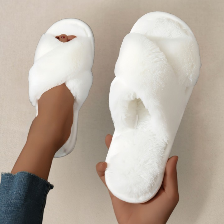 Trendy women’s white  fluffy slippers