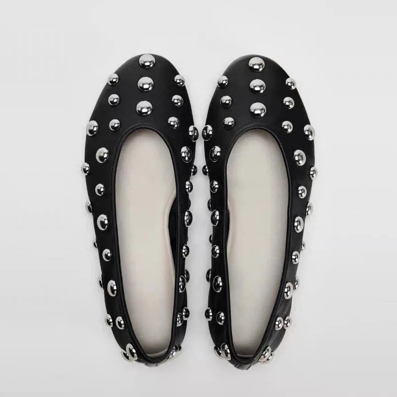 Black flats for women in synthetic leather