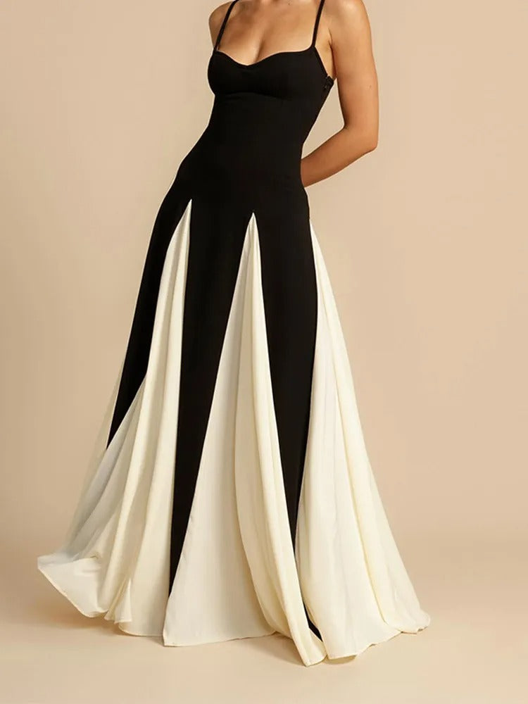 Black and white maxi dress – front view showcasing elegant design and flattering neckline