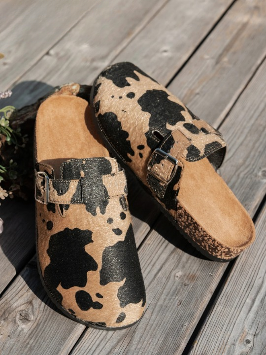 Animal print women’s mules for fall and winter outfits