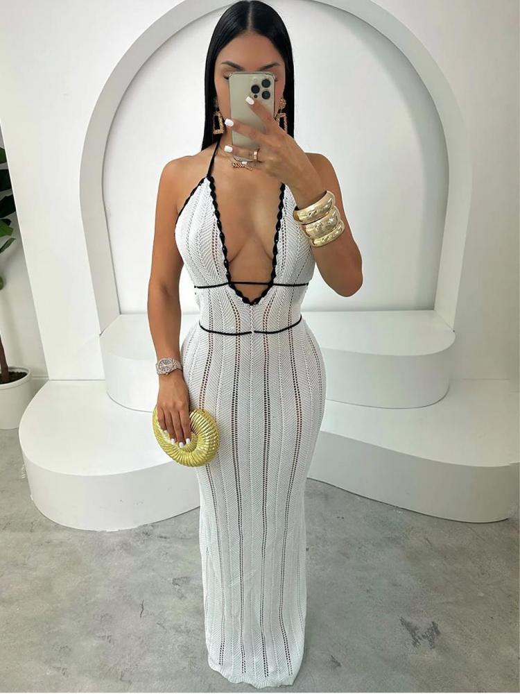 Robe longue blanche crochetée à col plongeant – vue de face