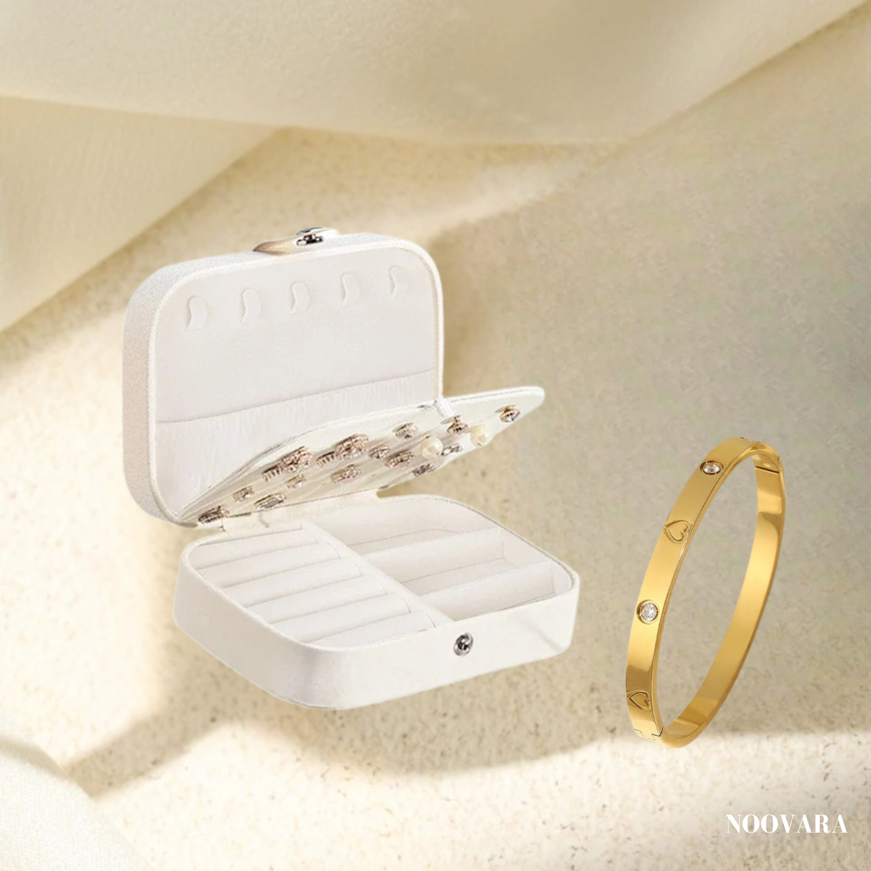 Portable jewelry box for travel