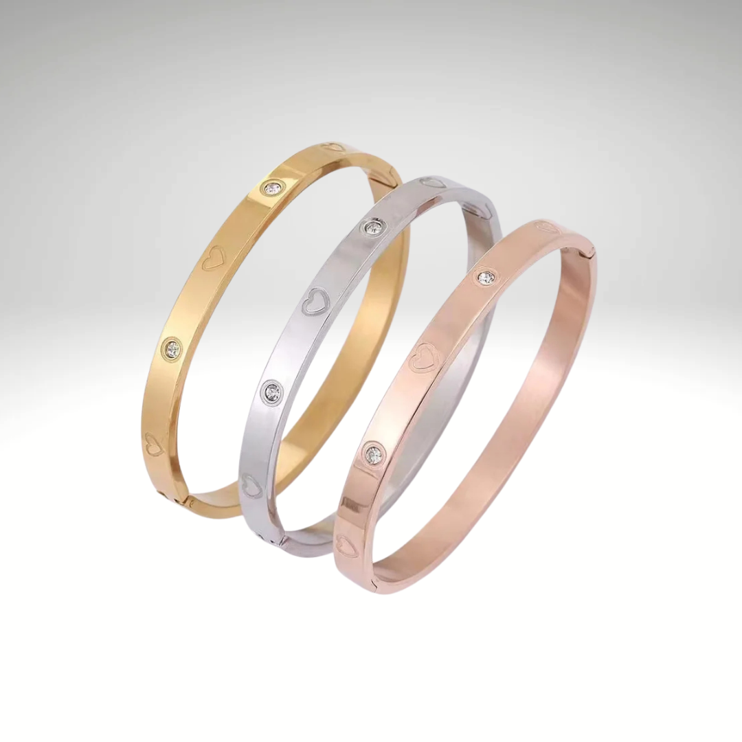 Femmes Bracelet en Zircon Doré – Trèfle Chic en Acier Inoxydable | Bijoux Élégants & Tendance