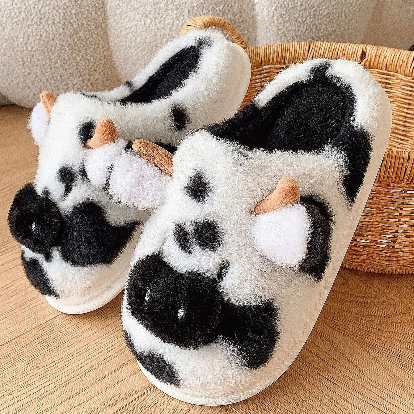 Women’s black and white cow plush slippers for winter