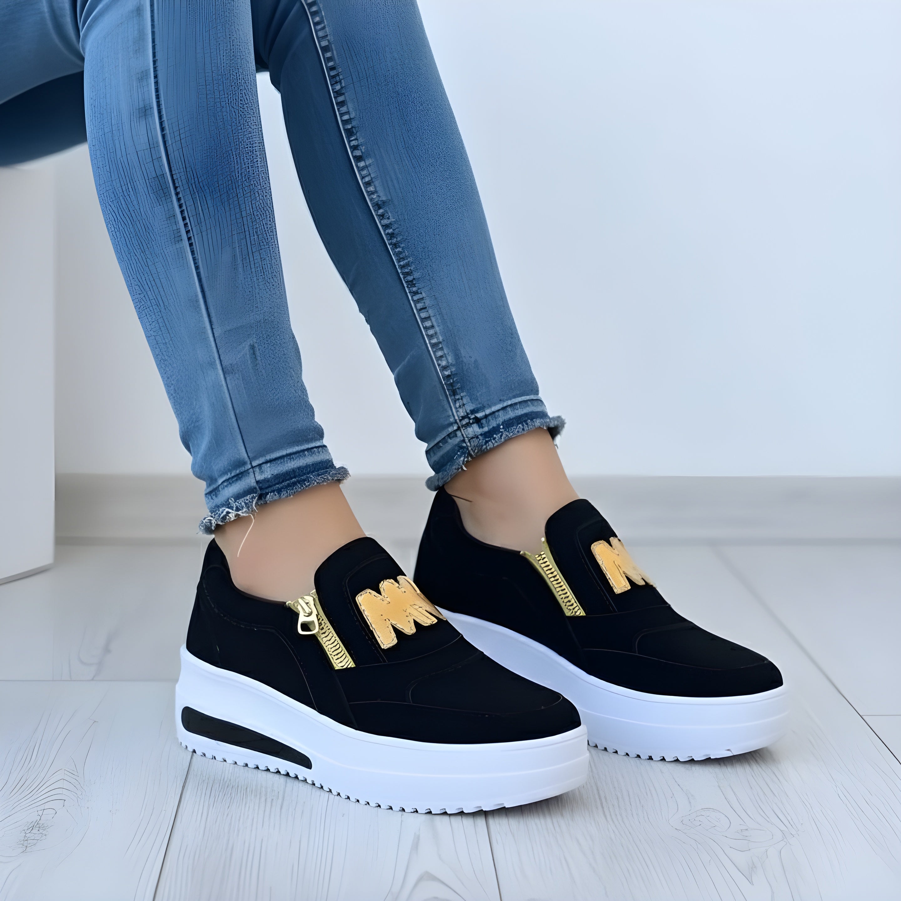 womens-orthopedic-shoes-black and gold