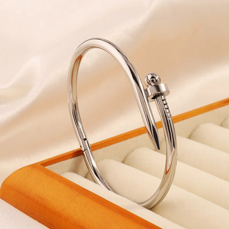 Women’s silver stainless steel bracelet with elegant round beads